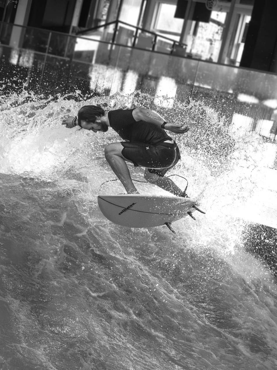 Hannes Mosch with an air turn at the Berlin Surf Open 2025